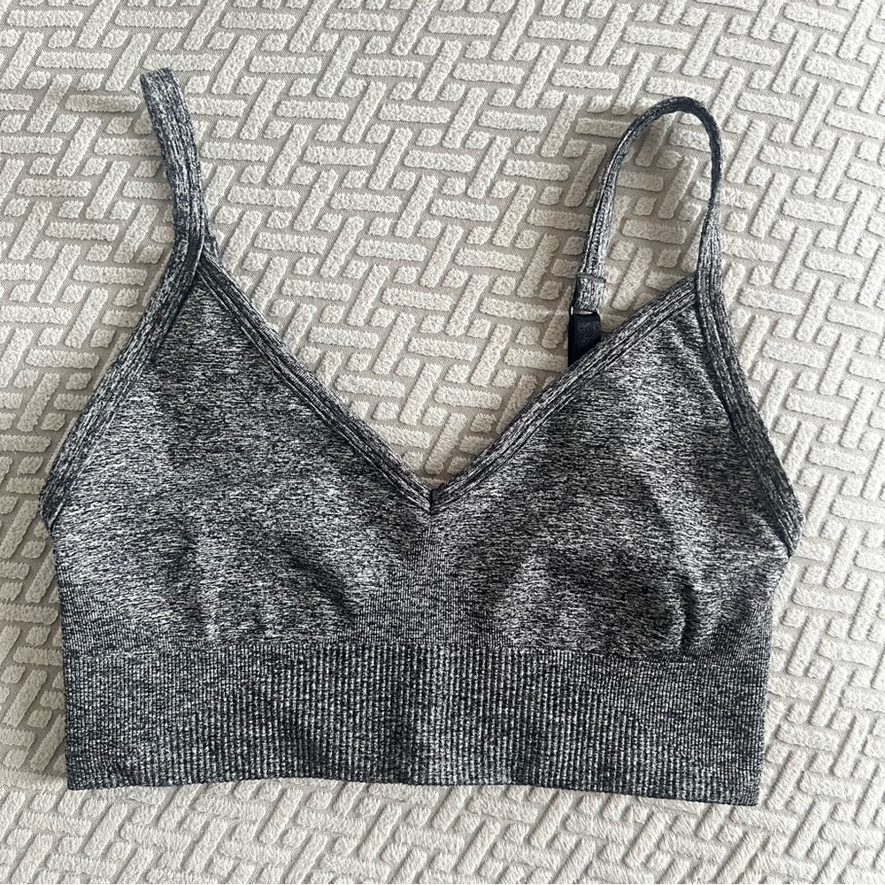 Lululemon Ebb to Street Bra C/D cup Size 4